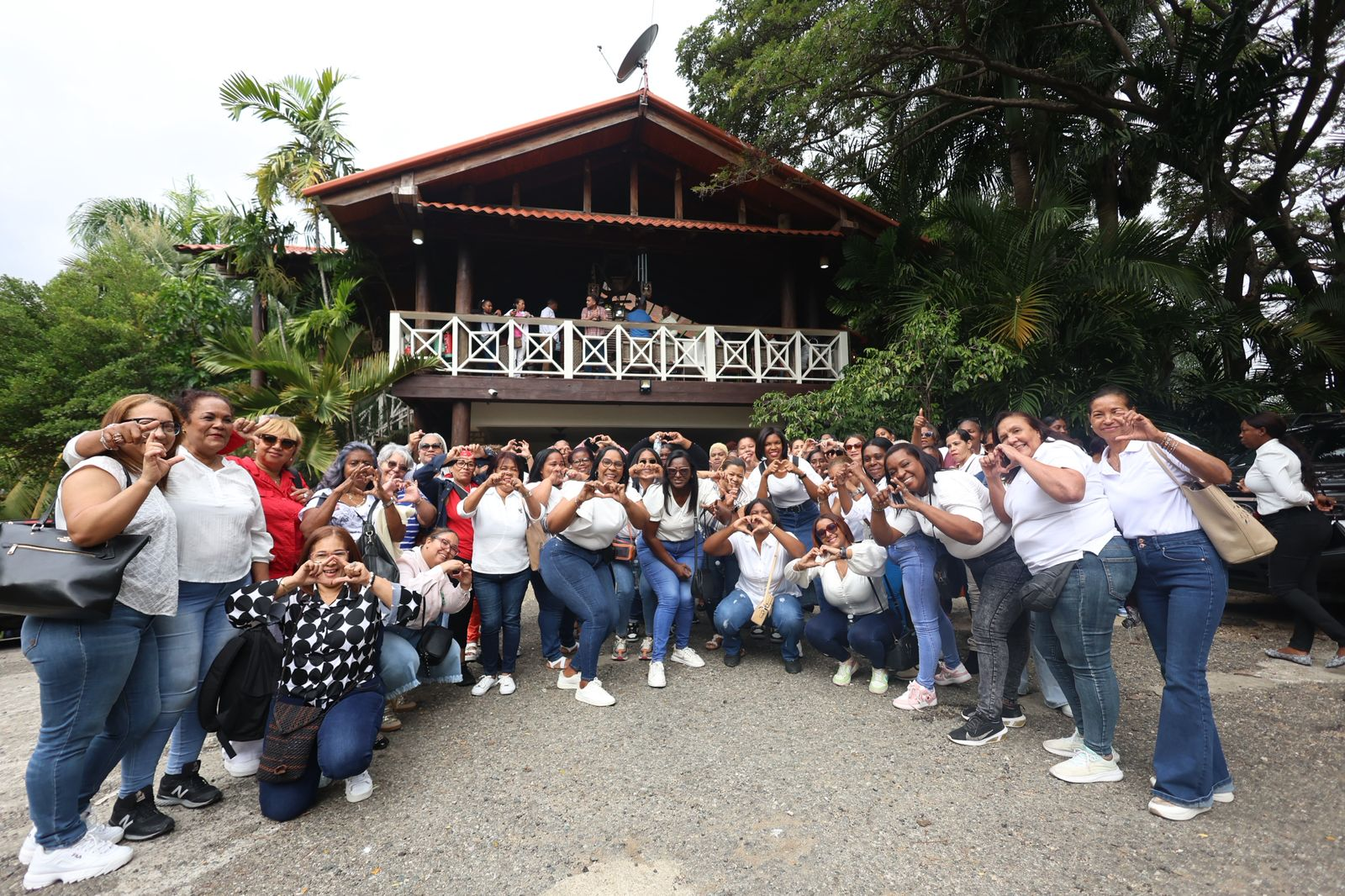 carolina-mejia-recibe-respaldo-femenino-en-el-prm-con-miras-al-2028