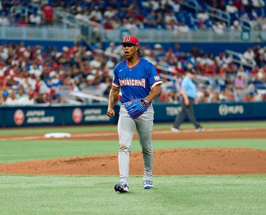 brayan-bello-navega-por-aguas-calmadas-y-detiene-a-israel-en-el-clasico-mundial-de-beisbol