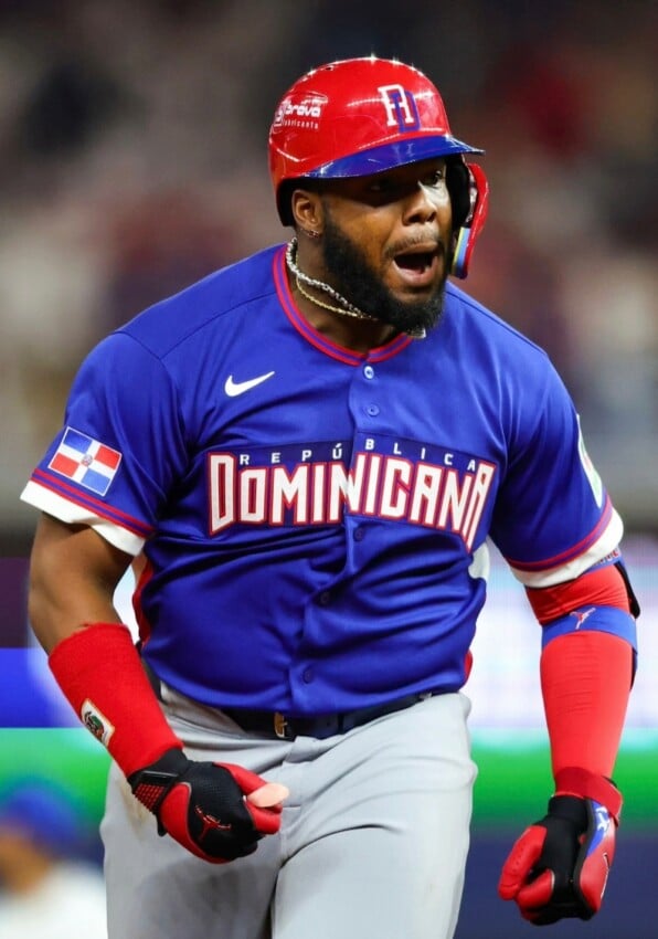 bates-de-republica-dominicana-lideran-en-el-clasico-mundial