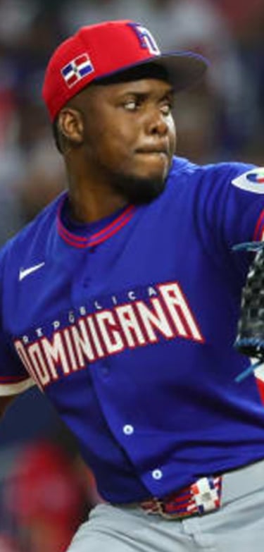 huascar-brazoban-y-elvis-alvarado-listos-siempre-para-sacar-outs