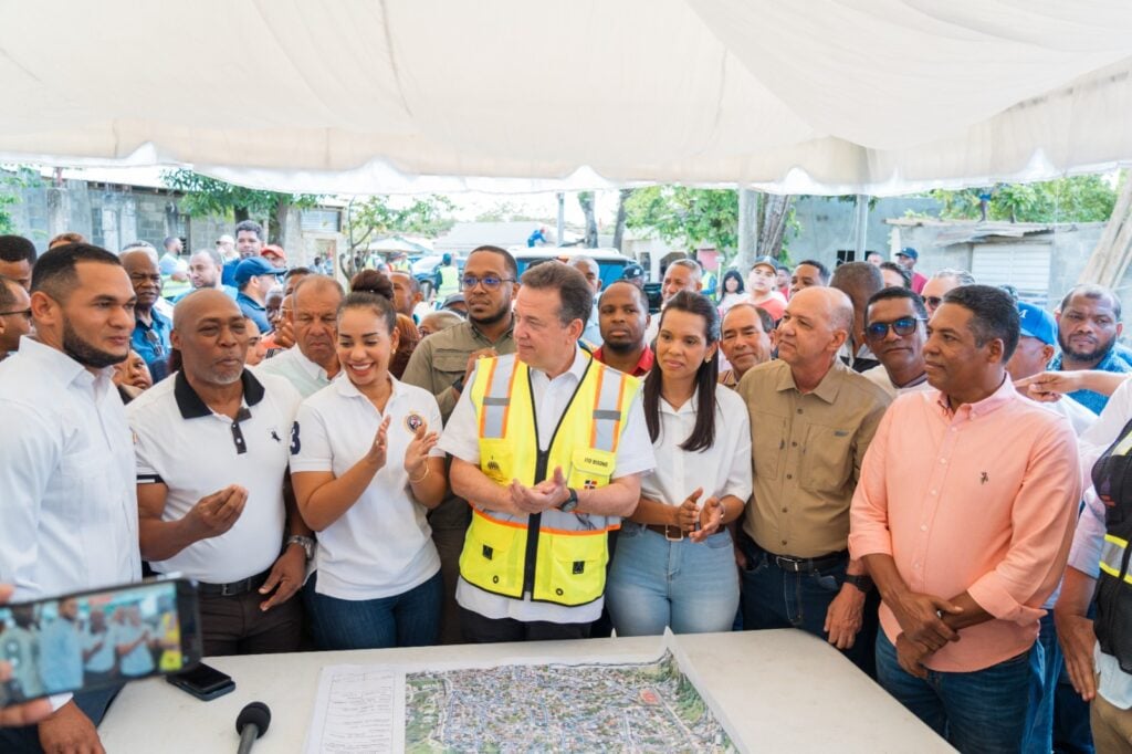 mivhed-lleva-trabajos-de-rehabilitacion-de-habitat-a-guaricano,-santo-domingo-norte
