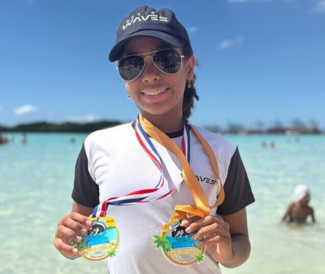 con-54-minutos,-sarah-ochoa-se-corona-campeona-en-boca-chica-open-water