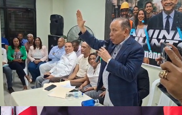 vicepresidente-de-la-fuerza-del-pueblo-juramenta-decenas-de-exdirigentes-del-prm-y-otras-organizaciones-en-san-pedro-de-macoris