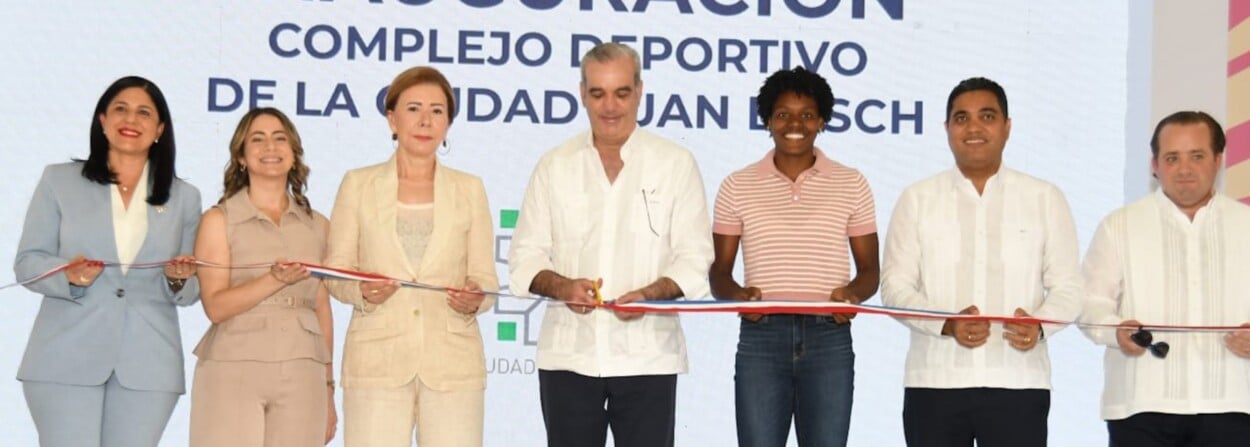 luis-abinader-motiva-auge-del-deporte-femenino