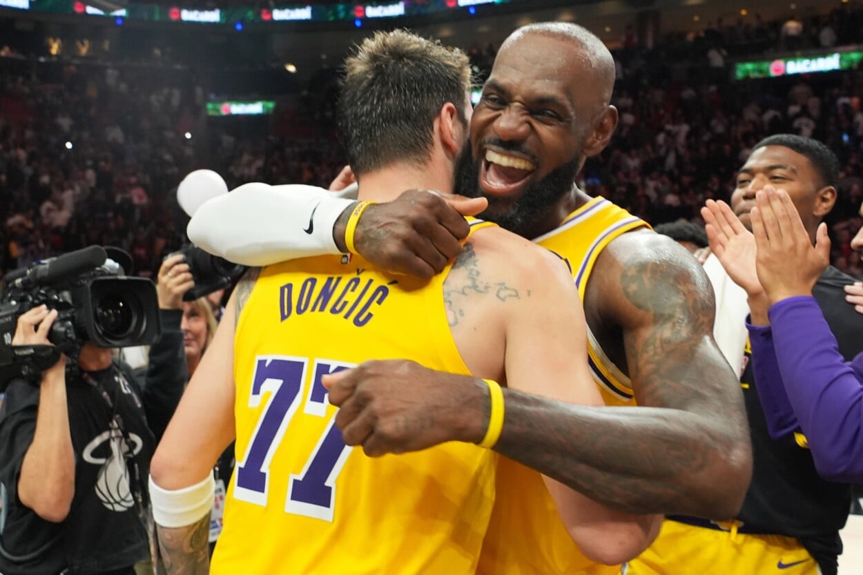 luka-doncic-anota-60-y-lebron-iguala-record-de-parish