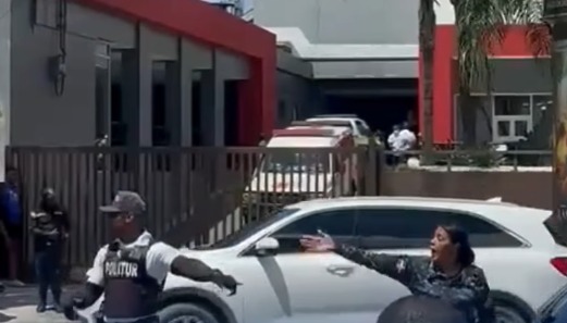 reportaje-tragedia-en-el-cine:-vigilante-privado-es-abatido-por-secuestrar-empleados;-tambien-muere-agente-pn
