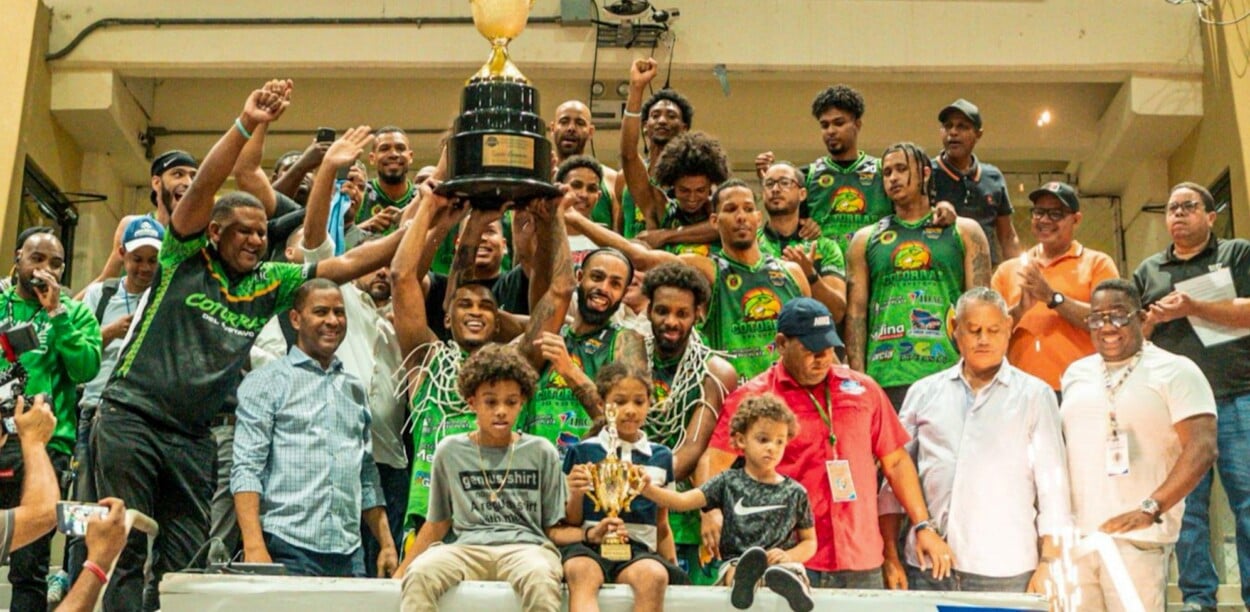 cotorras-del-gustavo-campeon-basket-puerto-plata