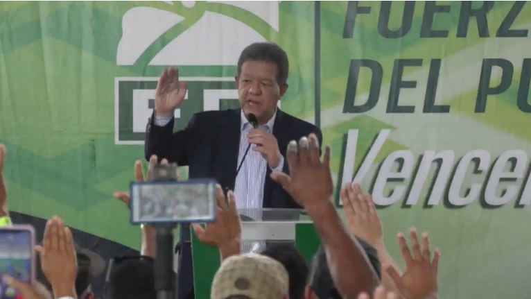 leonel-fernandez-juramenta-en-fp-a-exgobernador-de-hermanas-mirabal-y-dirigentes-del-prm-y-pld