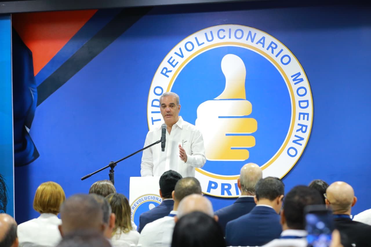 luis-abinader:-estamos-trabajando-por-una-cultura-de-la-transparencia-en-las-instituciones-publicas