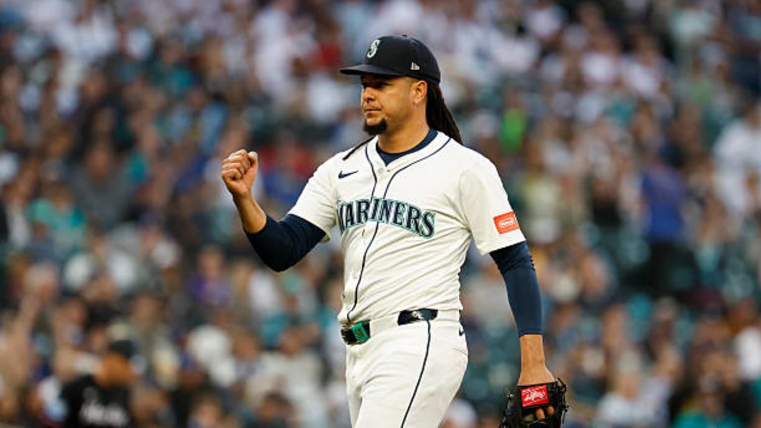 luis-castillo-llega-a-los-1,500-ponches-abanicando-a-aaron-judge