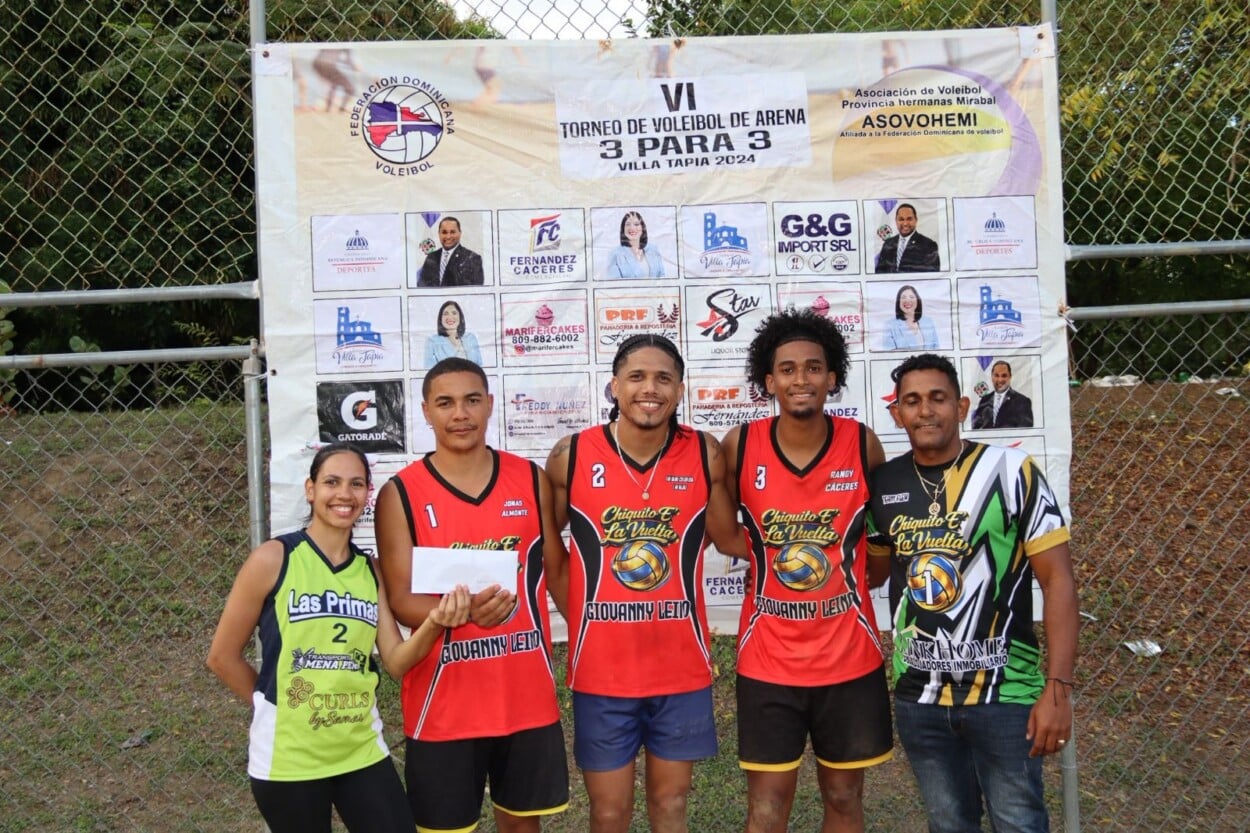 villa-tapia-celebra-fiesta-deportiva:-moca-y-el-distrito-reinan-en-voleibol-arena