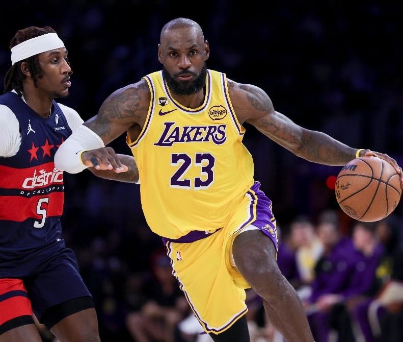 lebron-james-impulsa-triunfo-de-lakers-con-un-triple-doble