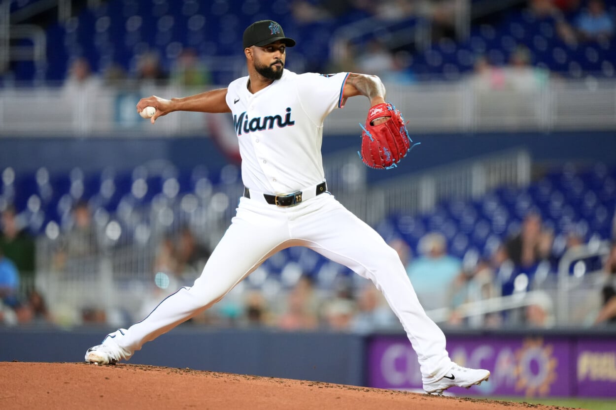 sandy-alcantara-lanza-blanqueada-de-93-lanzamientos-y-marlins-vencen-10-0-a-medias-blancas