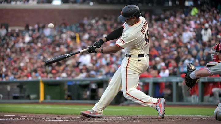 devers-abre-su-cuenta-de-jonrones-con-cuadrangular-poderoso-en-san-francisco
