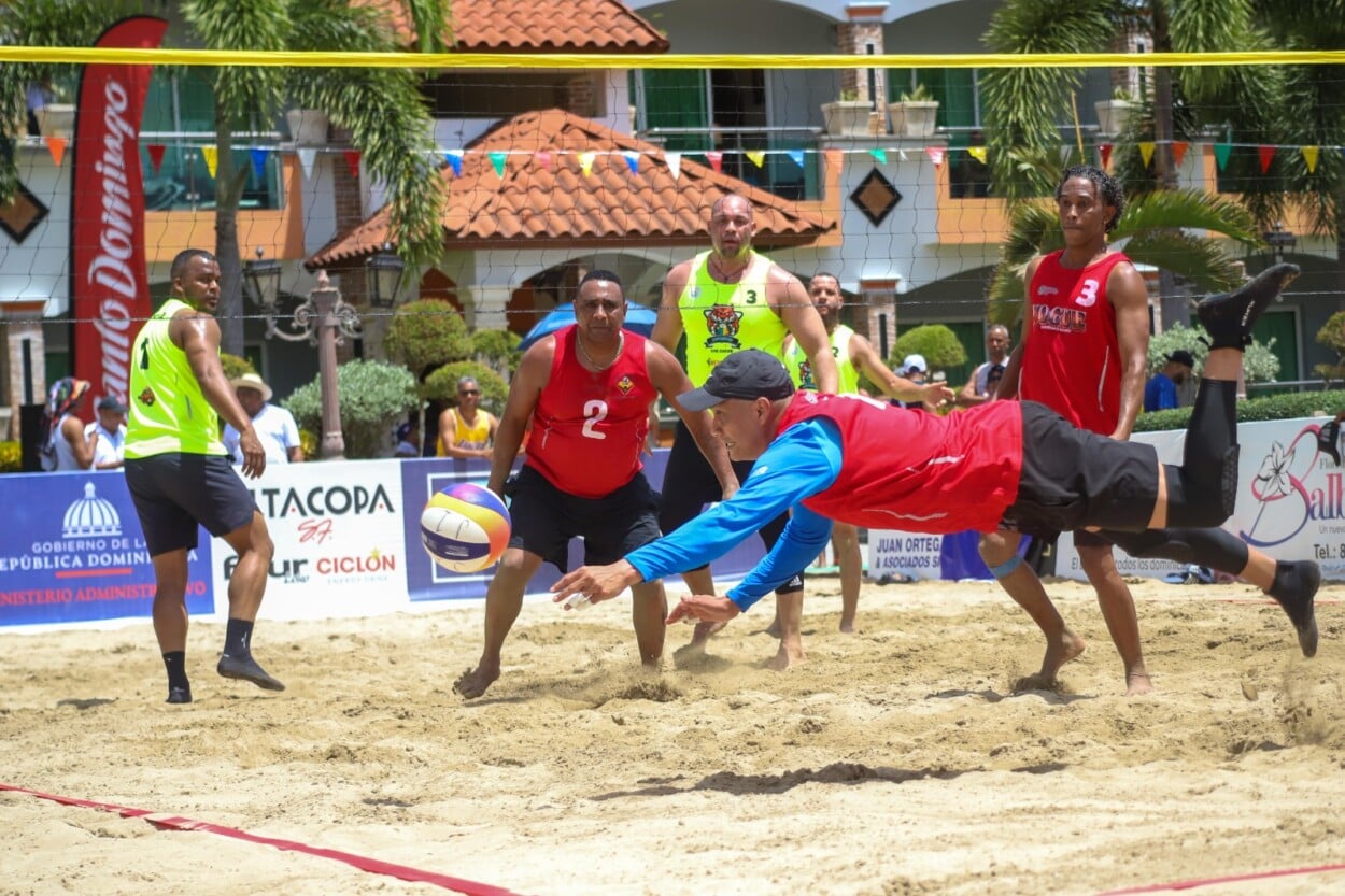 ¡arena,-sol-y-tradicion!-voleibol-de-estrellas-encienden-hato-mayor