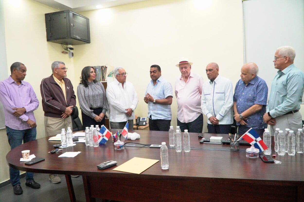 jose-monegro-juramentado-como-miembro-del-comite-permanente-del-pabellon-de-la-fama-del-deporte-dominicano