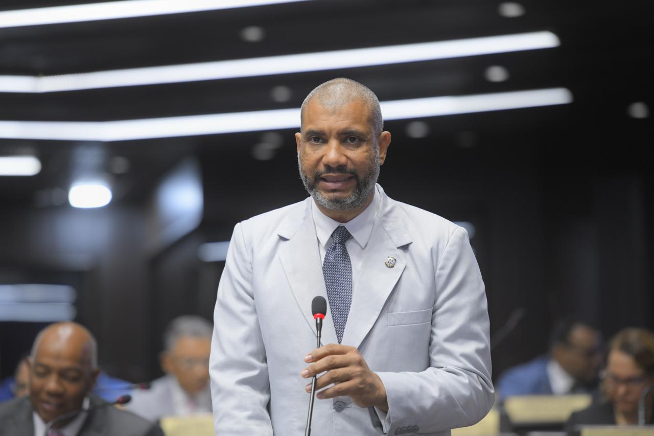 congreso-aprueba-propuesta-del-dr.-juan-bolivar-para-instalar-unidad-de-atencion-primaria-en-el-estero-de-neyba