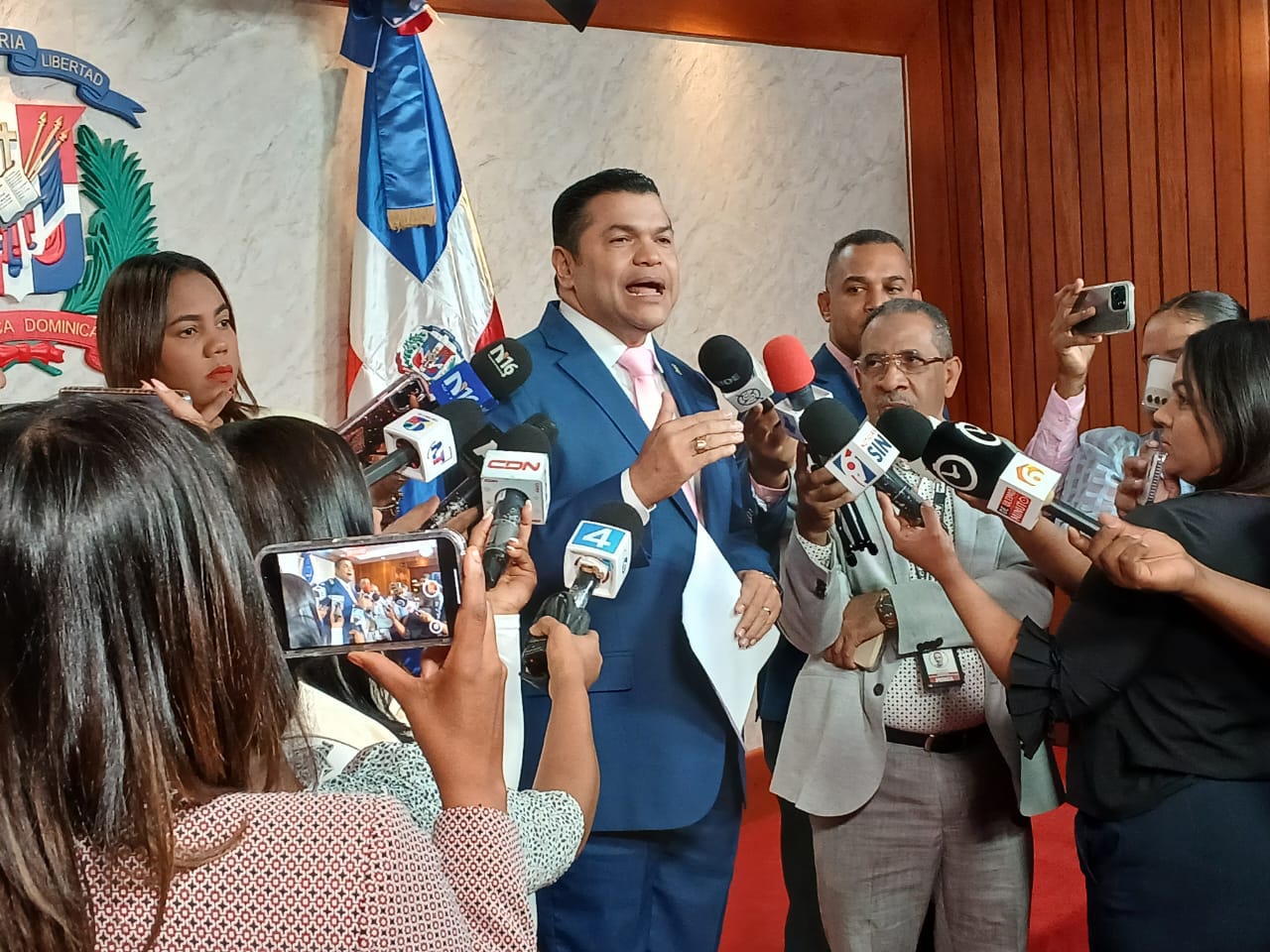 tobias-crespo-denuncia-falta-de-informacion-e-incapacidad-que-paralizaron-actividades-en-el-dn