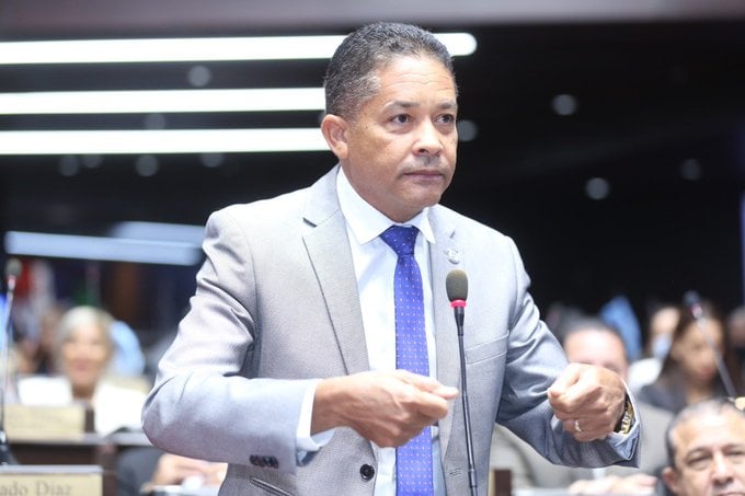 diputado-eugenio-cedeno-cuestiona-aumento-en-la-camara-de-cuentas