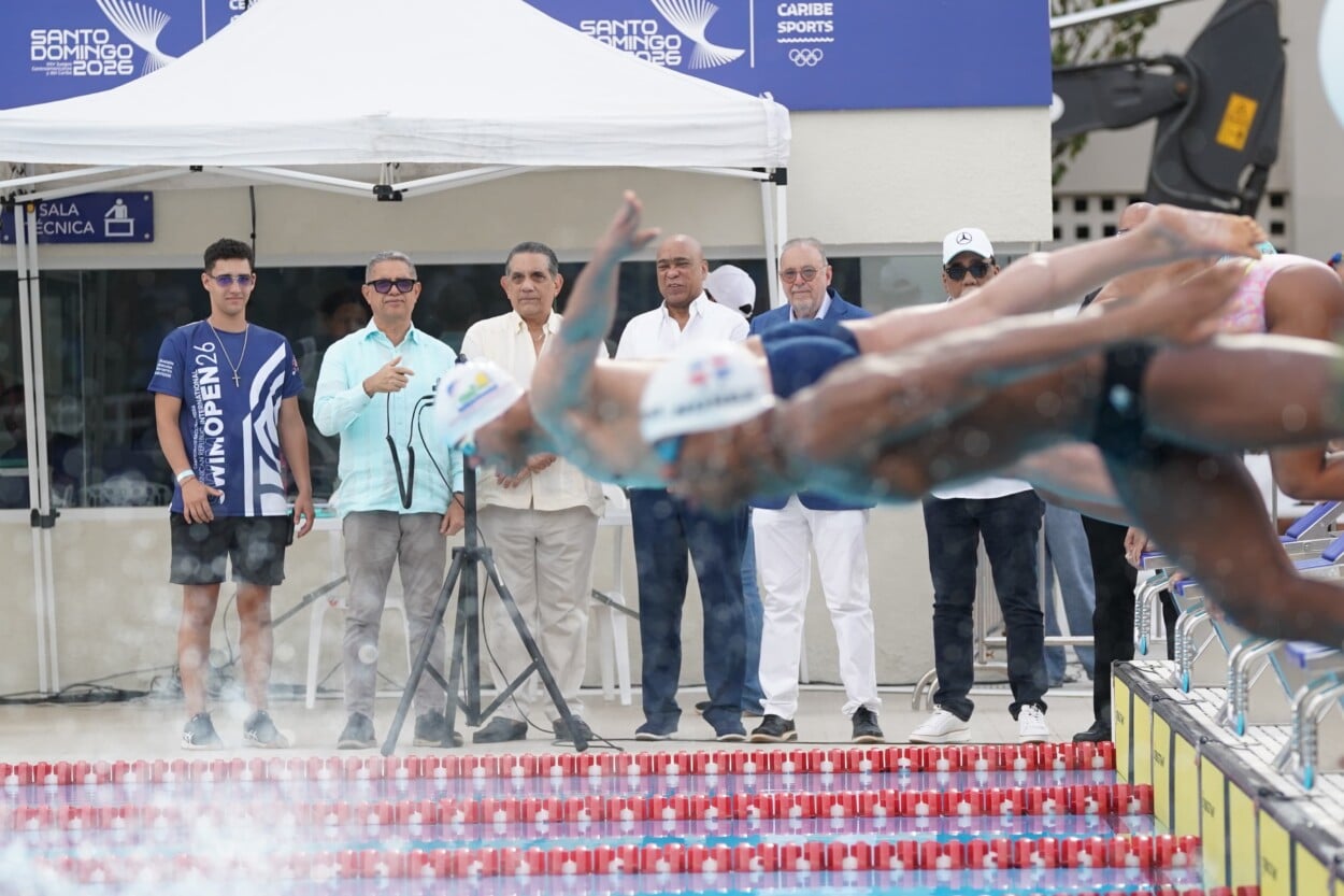 nadadores-dominicano-javier-nunez,-antony-pineiro-y-elizabeth-jimenez-ganan-oro-en-dominican-republic-international-swim-open