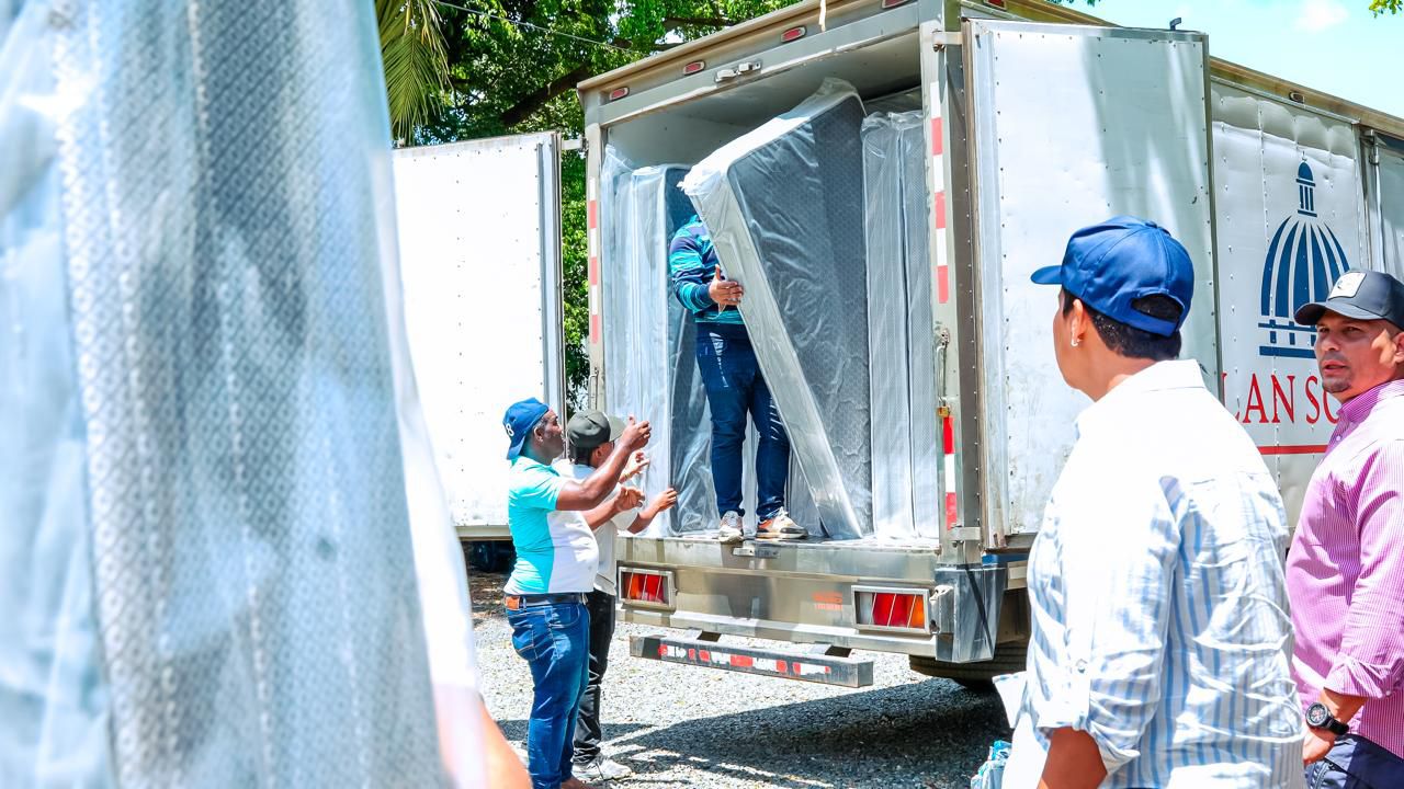 gobierno-realiza-amplia-jornada-de-asistencia-a-familias-afectadas-por-lluvias-en-el-gran-santo-domingo