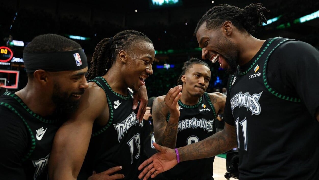 ayo-dosunmu-carga-a-los-timberwolves-con-juego-historico