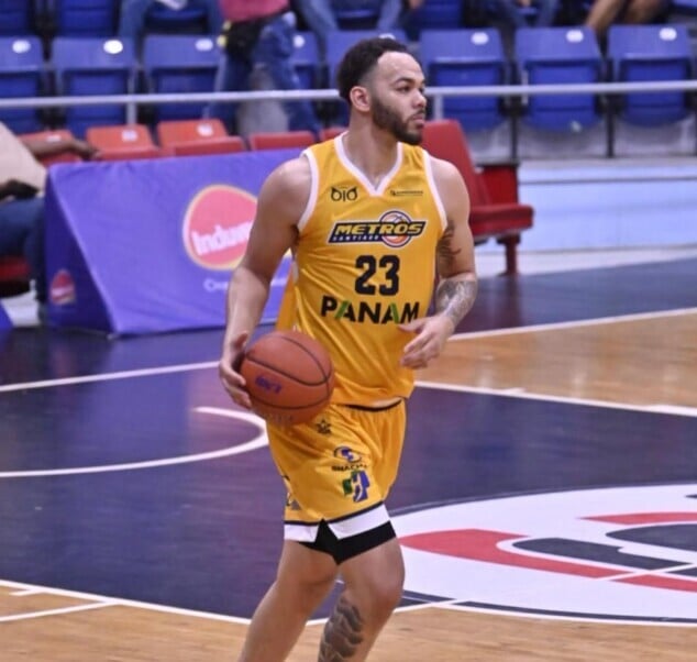 jordan-hall-decide-en-el-cierre-y-mantiene-invictos-a-los-metros