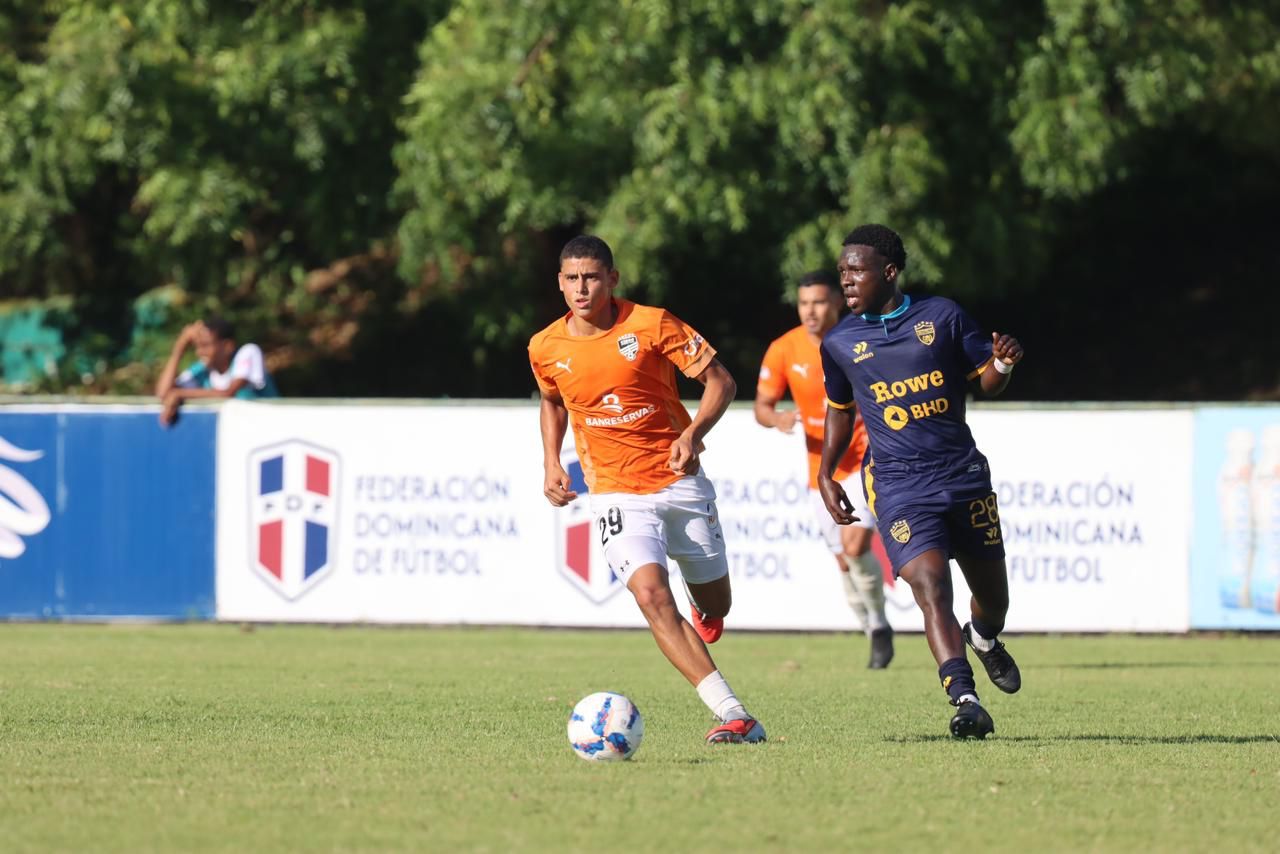 cibao-y-delfines-cierran-futbol-dominicano-con-victorias-ante-salcedo-y-pantoja
