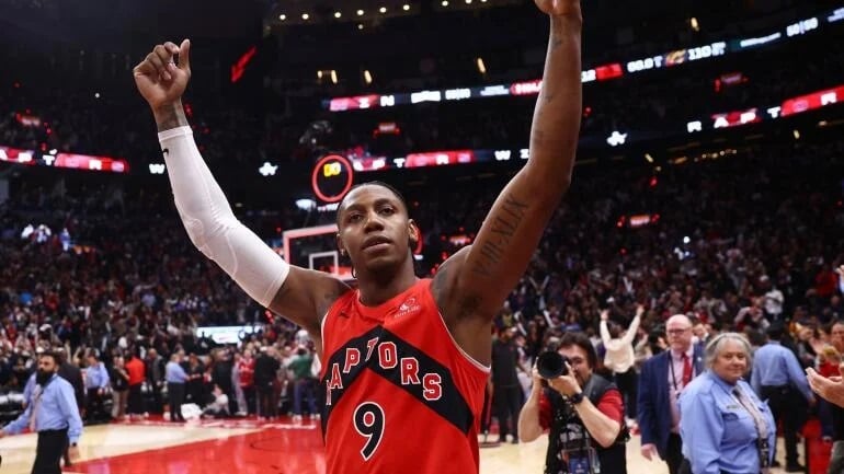 rj-barrett-pone-a-gozar-a-toronto-con-triple-en-el-ultimo-segundo