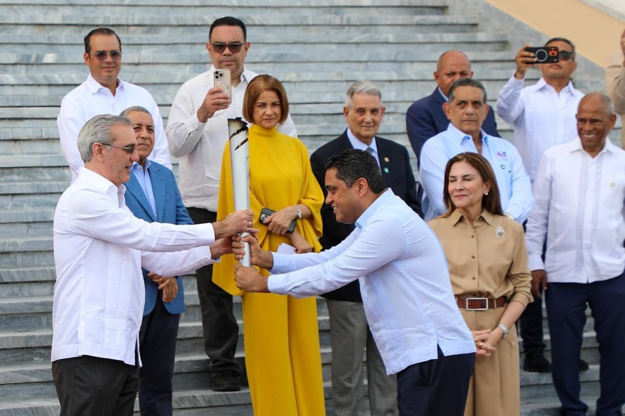 presidente-abinader-oficializa-inicio-ruta-antorcha-hacia-juegos-centroamericanos-y-del-caribe