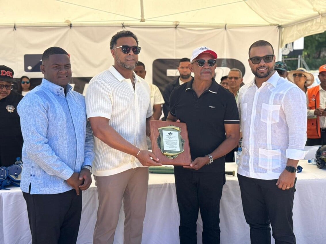 nelson-cruz-y-la-mlb-lanzan-programa-rbi-en-montecristi