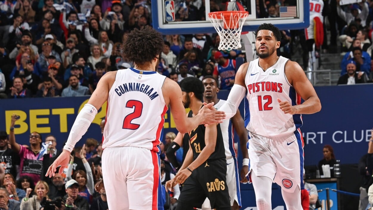 cunningham-y-harris-muestran-altisimo-nivel-por-detroit-contra-cleveland