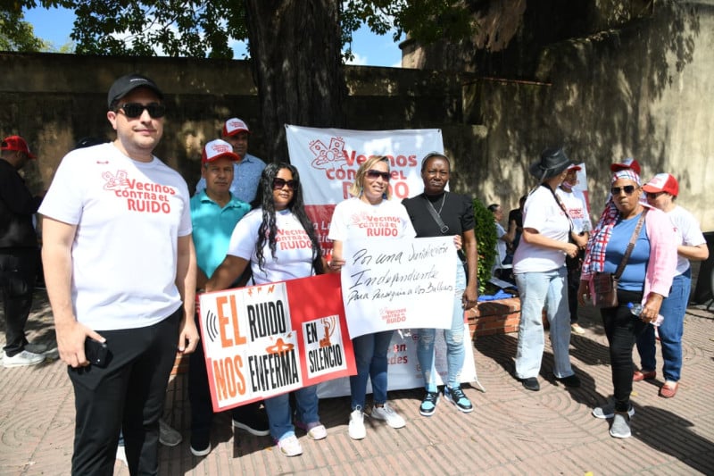 comunidades-se-unen-frente-a-parque-independencia-en-reclamo-contra-el-ruido
