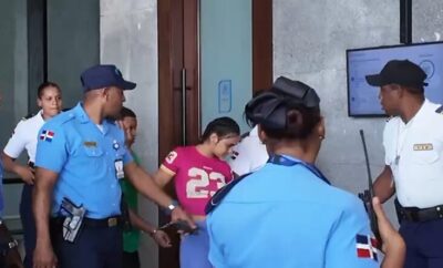 masha-llega-esposada-a-tribunal-que-la-dejara-libre-o-le-cantara-medidas-de-coercion,-es-acusada-de-porte-ilegal-de-armas
