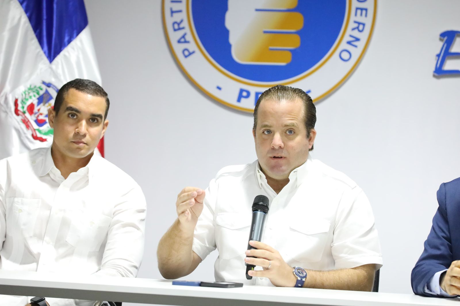 elite-del-prm-esgrime-crisis-internacional-para-mantenerse-en-sus-cargos-por-dos-anos-mas