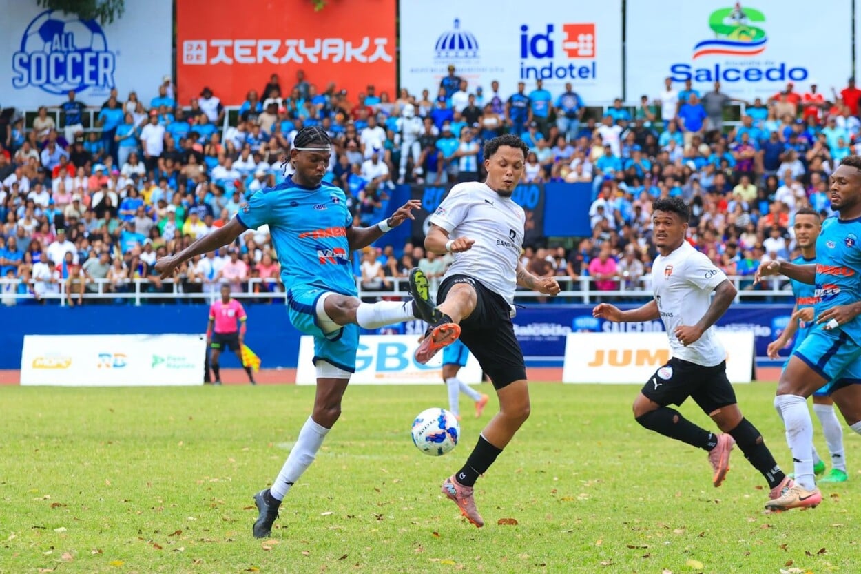 salcedo-fc-sorprendio-a-cibao-fc-y-olfatea-la-corona-de-la-ldf