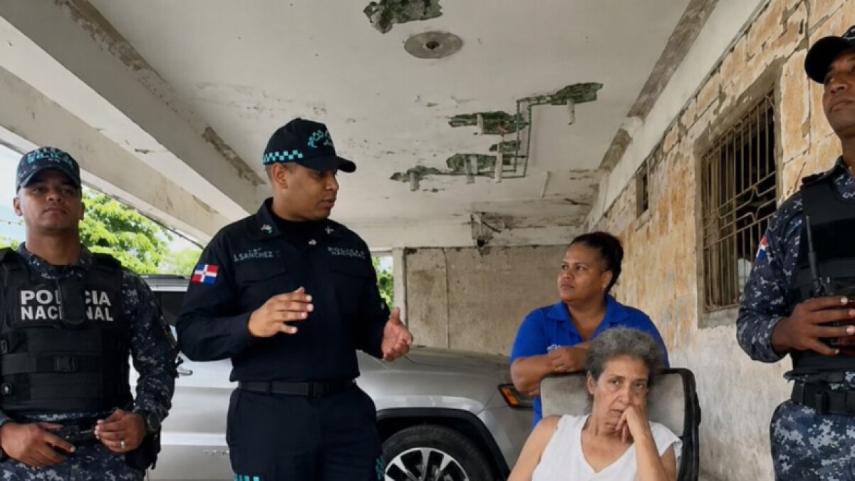 servicio-social:-reportan-senora-extraviada-en-la-avenida-francia-en-don-bosco;-no-recuerda-su-nombre-ni-direccion