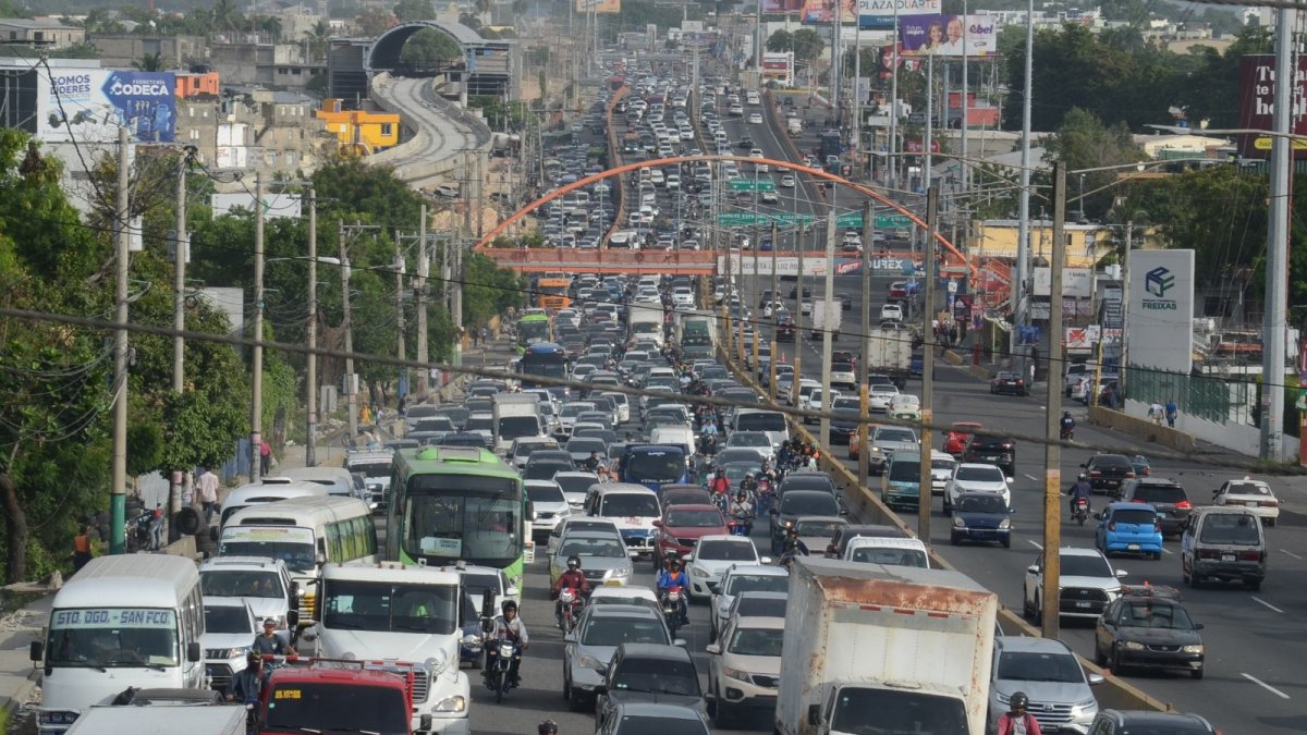 gobiernos-ultimos-60-anos-no-han-podido-organizar-el-transito-en-r.d
