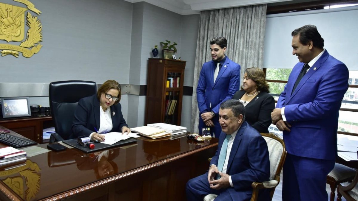 retiran-resolucion-que-citaba-a-roberto-alvarez-por-acuerdo-con-eeuu.