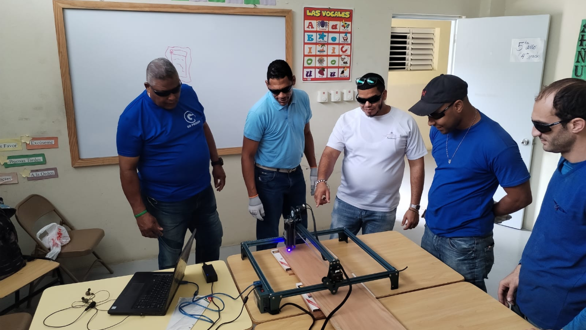 de-rafey-al-mercado-laboral:-reclusos-se-graduan-en-impresion-y-grabado-laser-con-los-ctc