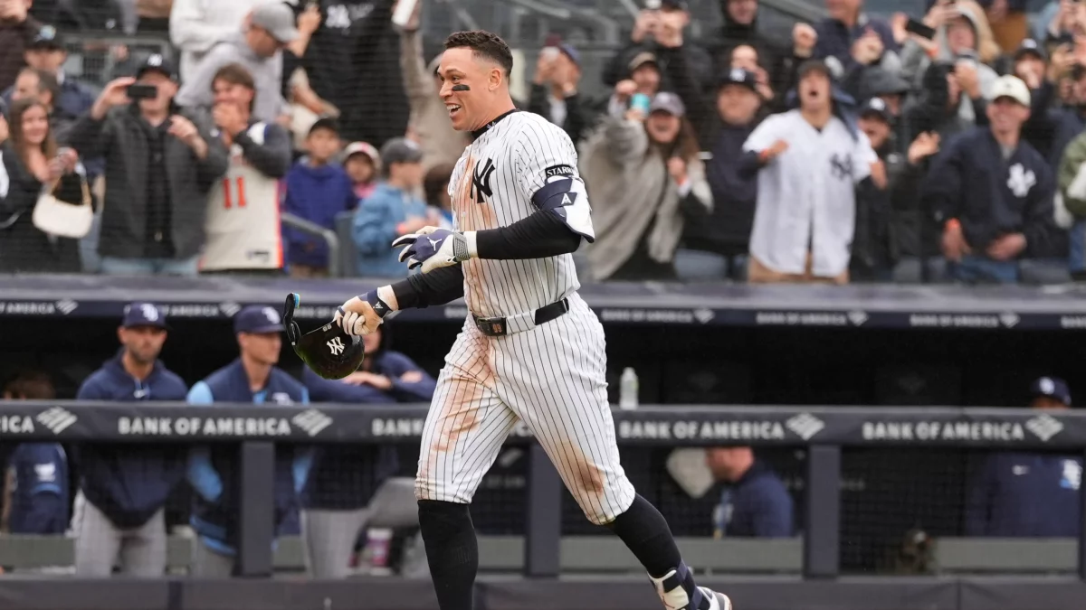 jonron-de-dos-carreras-de-aron-judge-le-da-la-victoria-a-los-yankees-sobre-los-rays-2-0