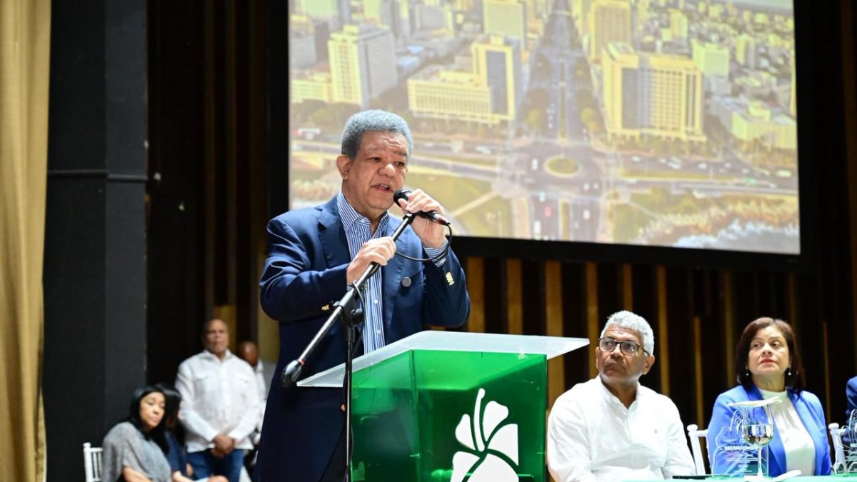 «la-vision-no-la-tienen»:-leonel-fernandez-arremete-contra-el-prm-y-traza-su-ruta-hacia-el-2028