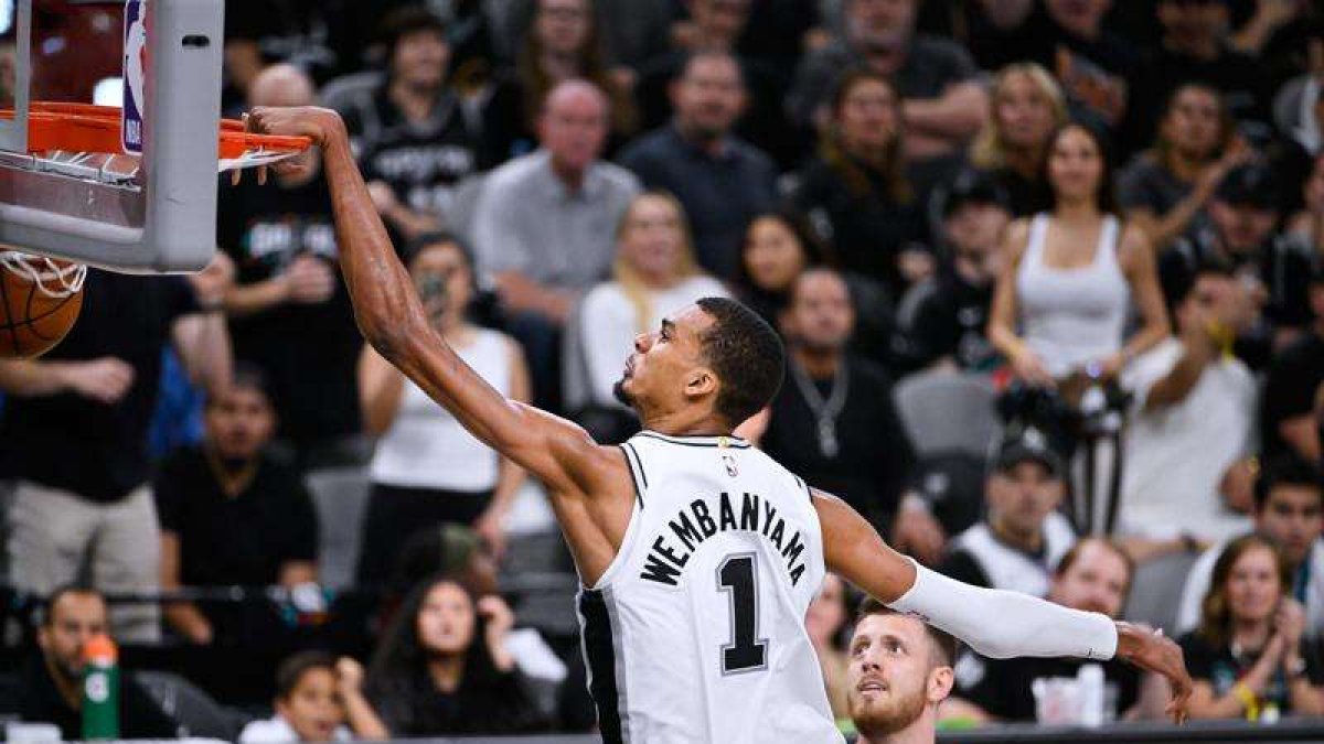 wembanyama,-dueno-y-senor-de-san-antonio-que-iguala-serie-ante-oklahoma