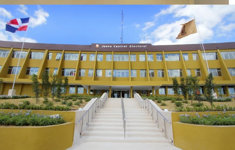 reportaje-jce-mete-en-cintura-a-«cartel-de-encuestas»-que-han-pasado-a-ser-instrumento-de-propaganda
