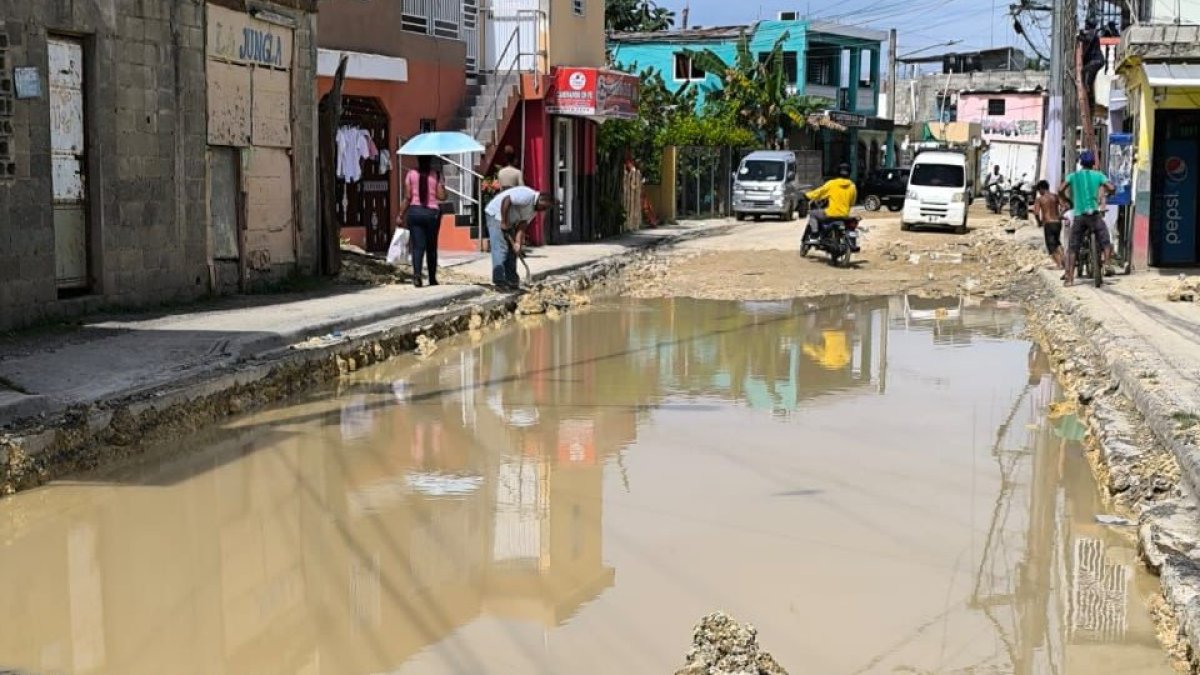 abandono-de-obra-empeora-transito-en-el-sector-pumac
