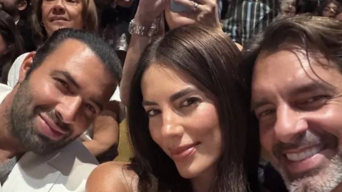 gaby-espino-enciende-las-redes-al-posar-junto-a-sus-dos-famosos-ex