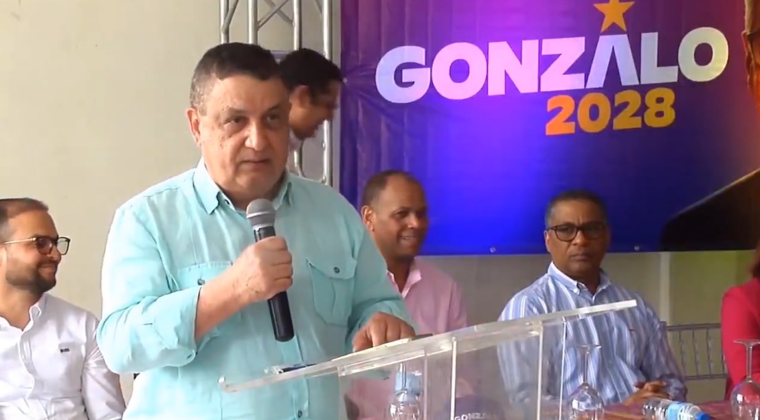 gustavo-sanchez-le-menciona-la-madre-a-carlos-amarante-baret