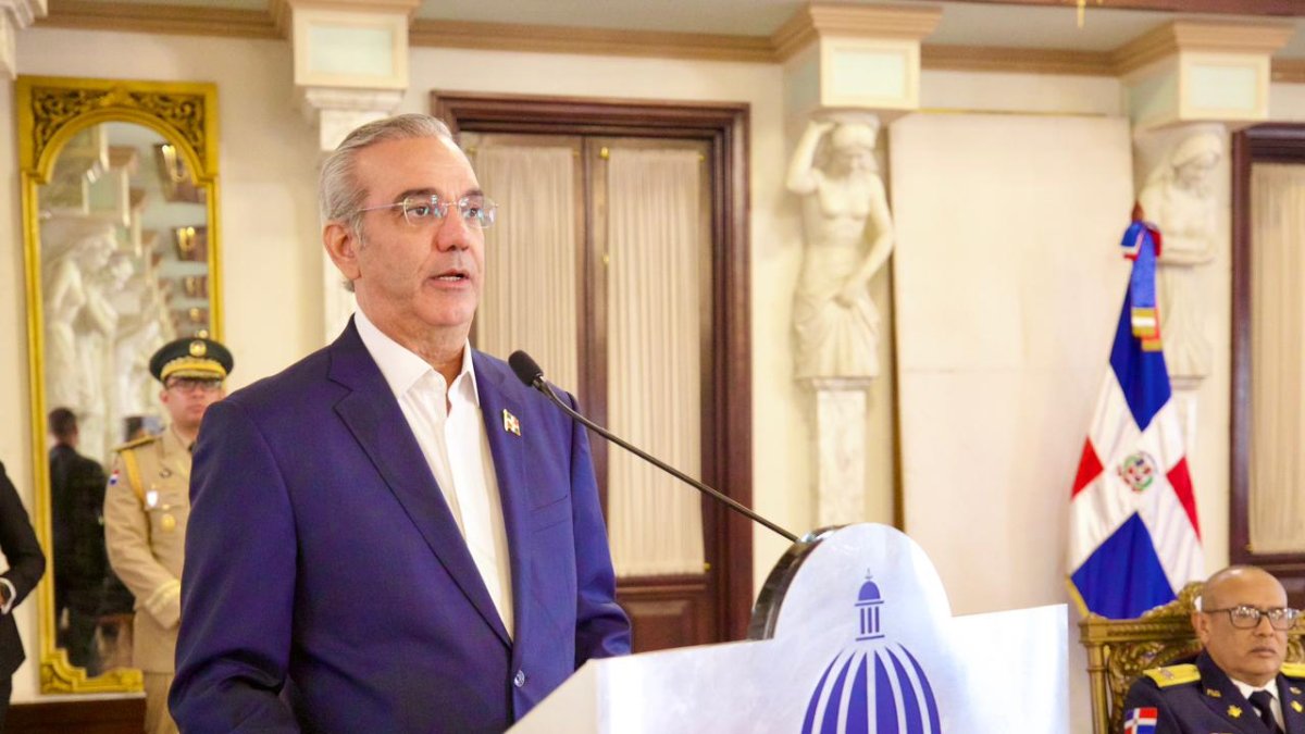 abinader-dono-mas-de-rd$5.3-millones-de-su-salario-a-fundaciones