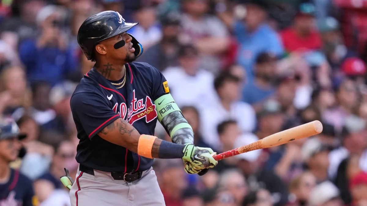 grand-slam-de-ronald-acuna-y-dominio-de-chris-sale-guian-a-los-bravos-sobre-medias-rojas