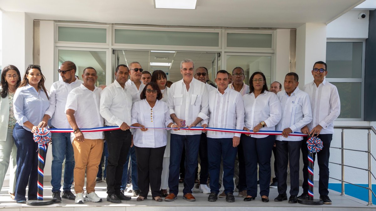 abinader-inaugura-ampliacion-del-hospital-materno-infantil-jaime-sanchez-en-barahona